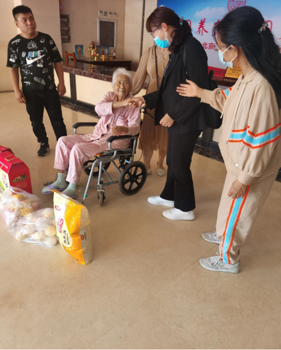 社区送温暖 养老院慰问
